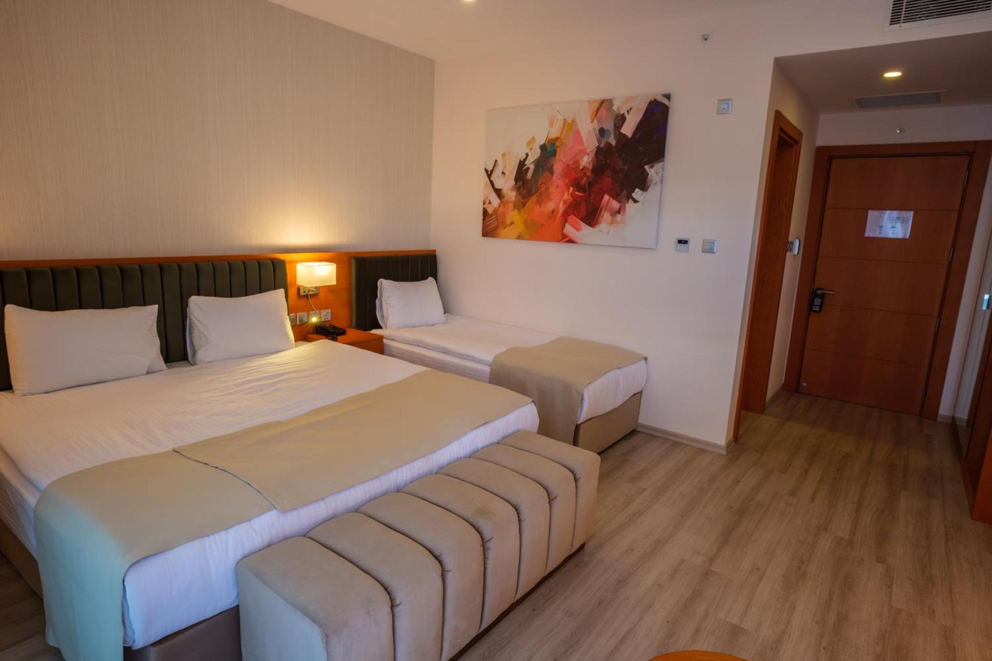 Caddem Inn Hotel Фамагуста Экстерьер фото
